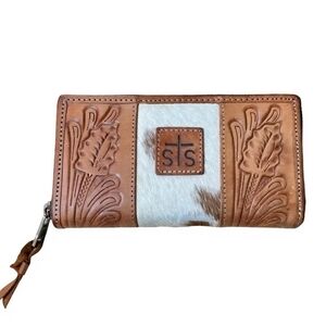 STS Ranchwear Tan and White Women's Wallet
